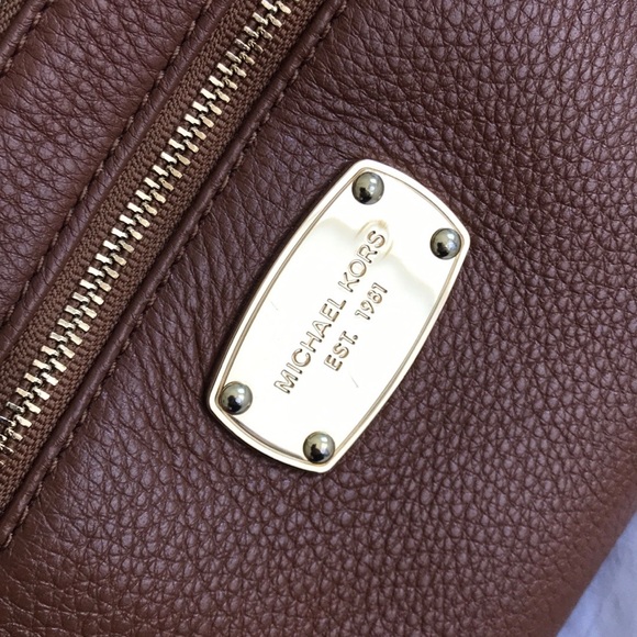 MICHAEL KORS WRISTLET PURSE - Picture 6 of 9